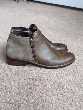 Naot Helm Leather And Suede Ankle Boot Size 6